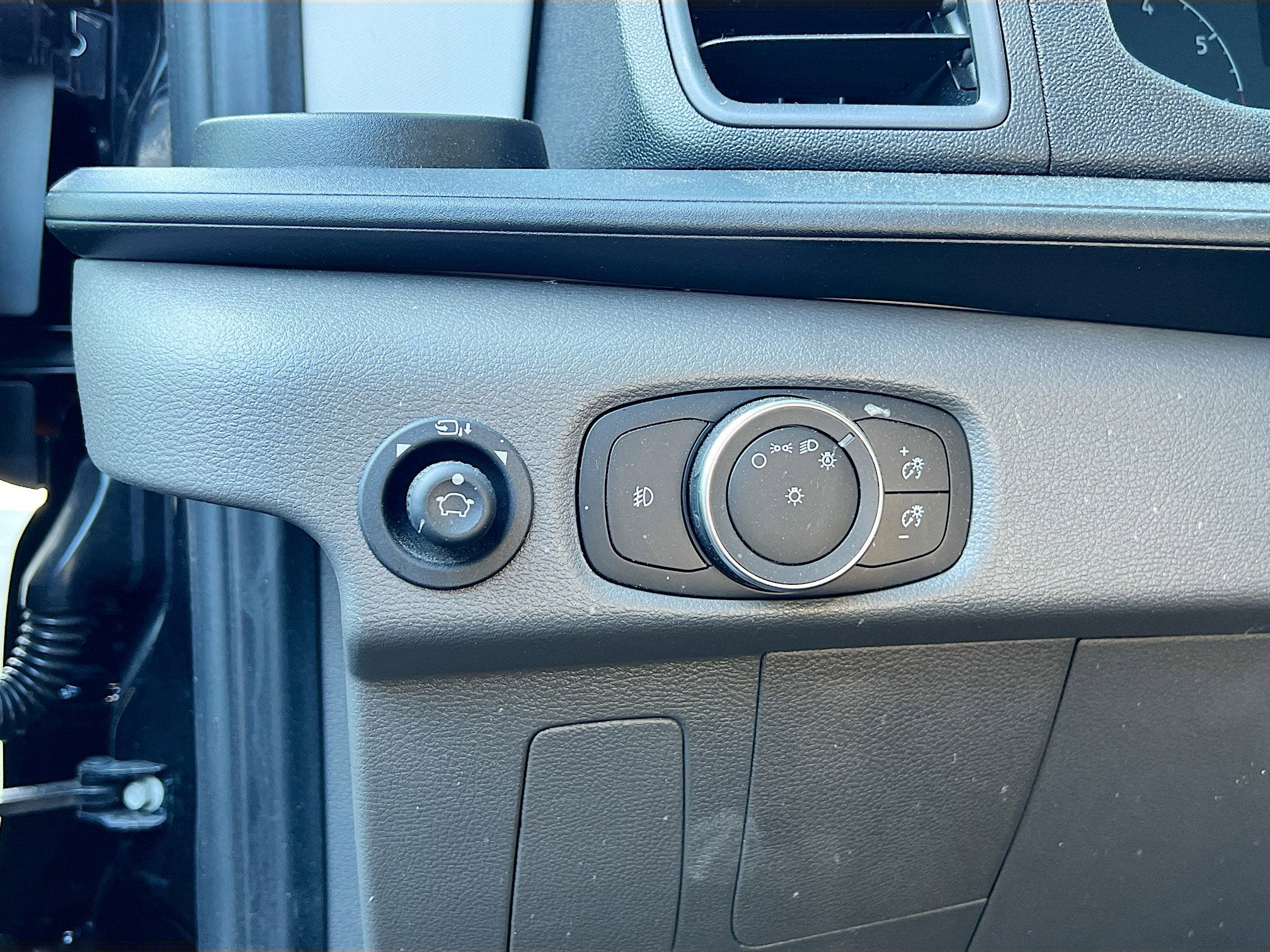 2025 Ford Transit Passenger Wagon Base