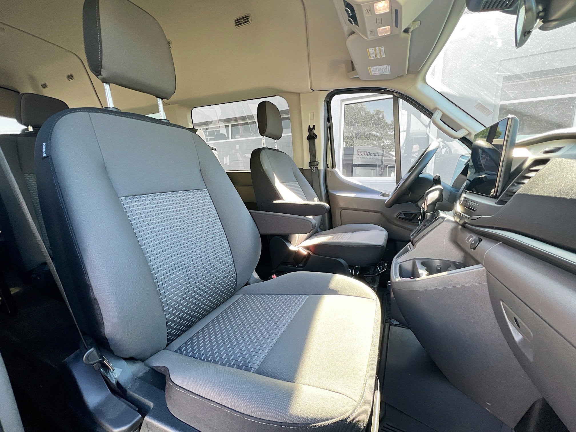 2025 Ford Transit Passenger Wagon Base