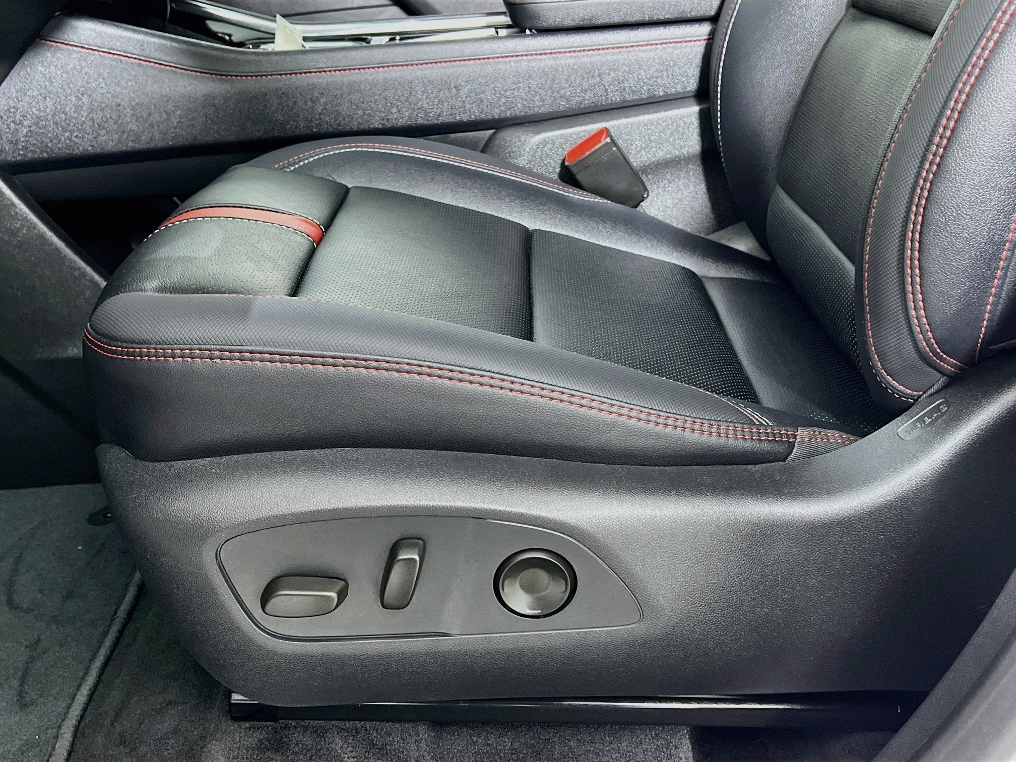 2025 Chevrolet Traverse AWD RS