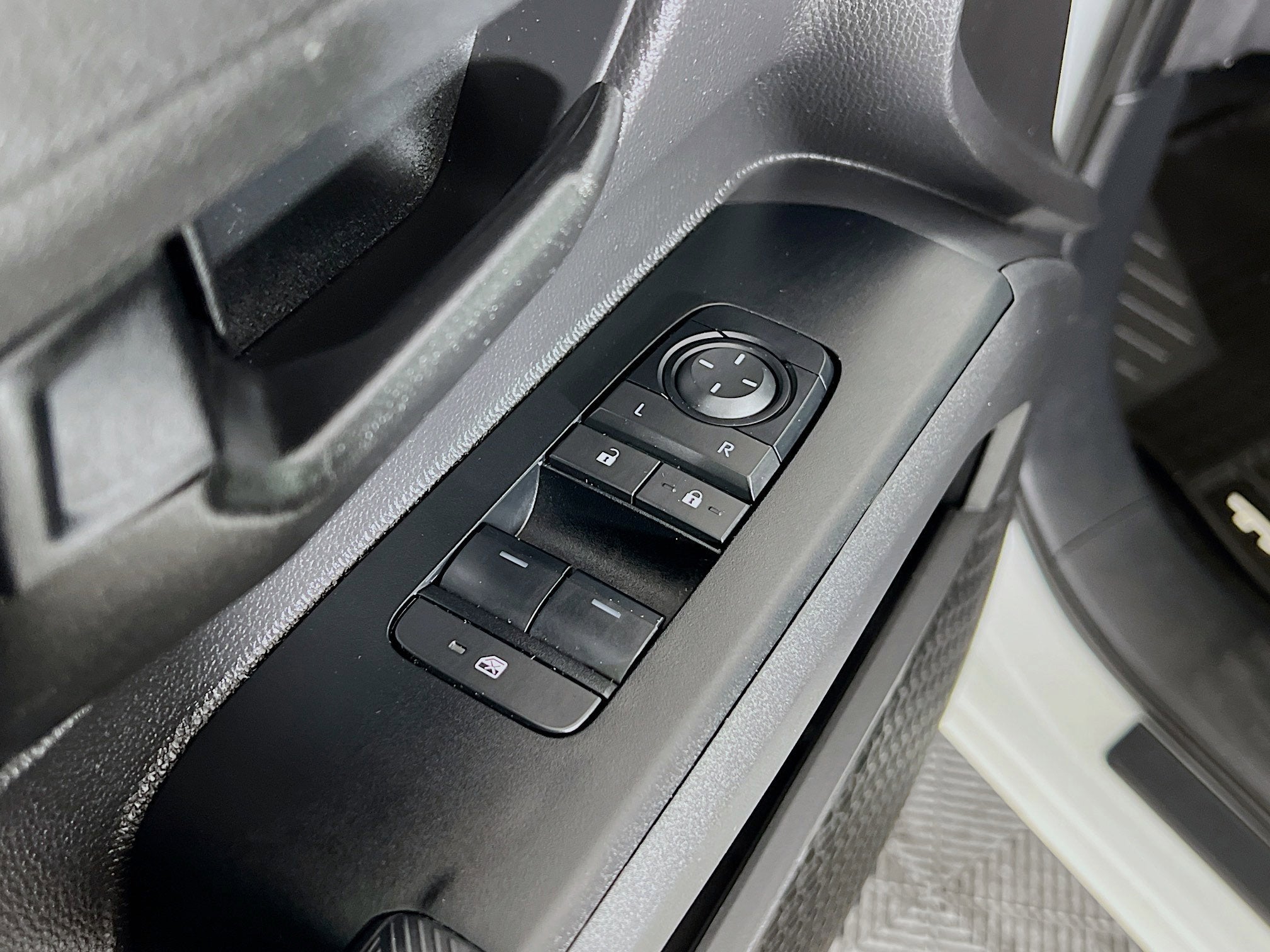 2025 Toyota Tacoma 4WD SR