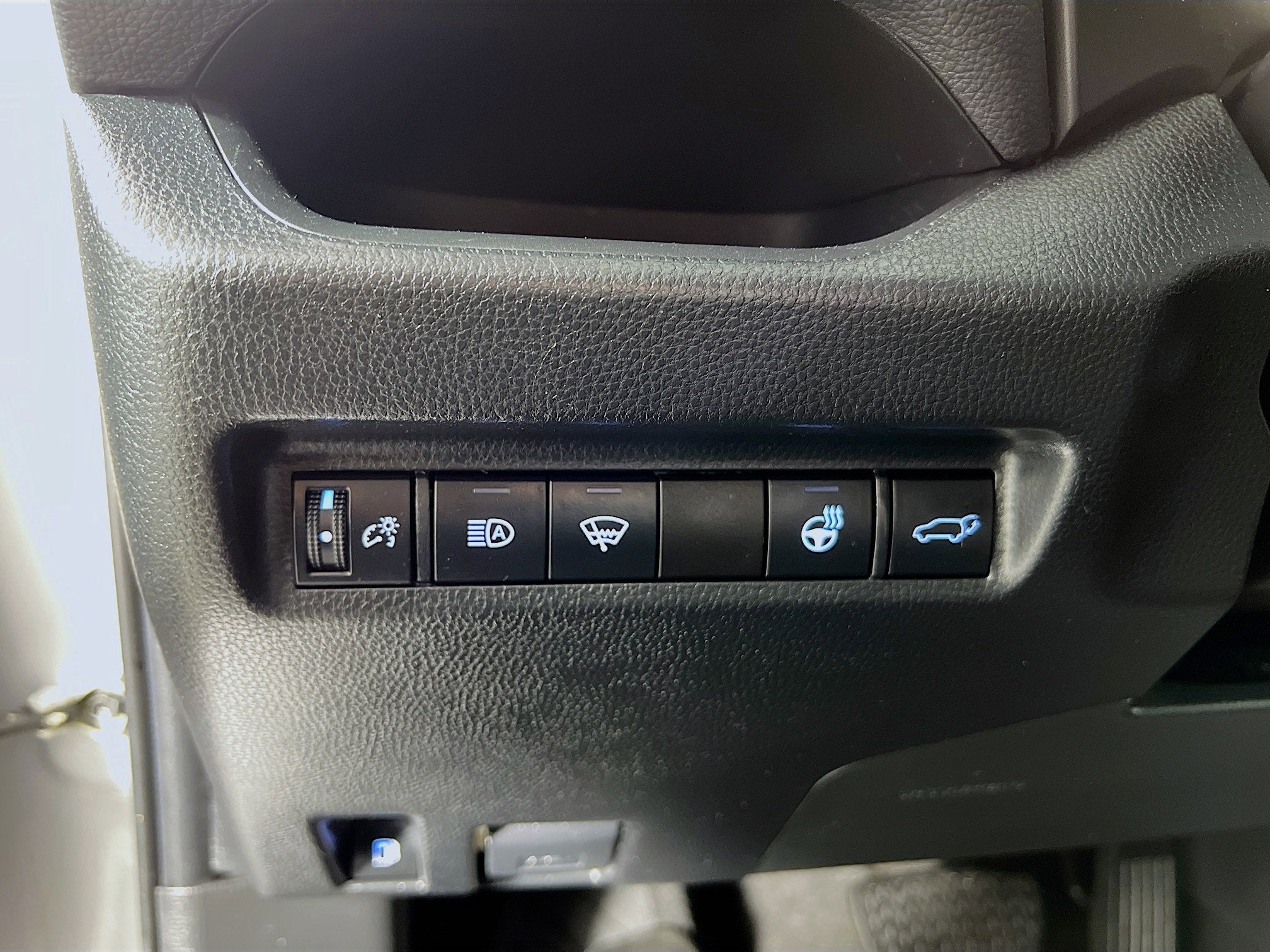 2022 Toyota RAV4 Hybrid SE