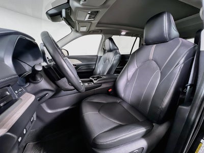 2025 Toyota Grand Highlander Base