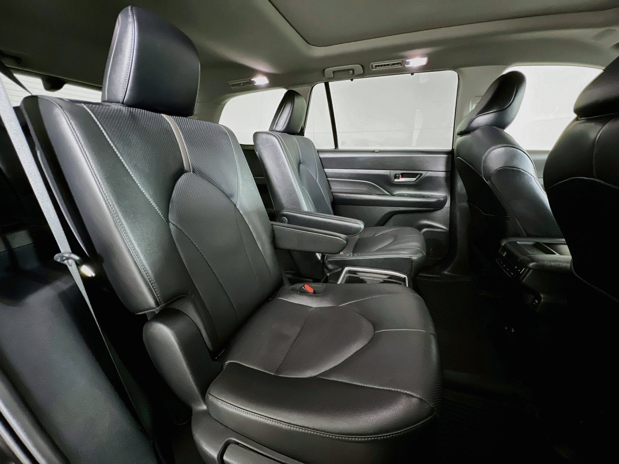 2025 Toyota Grand Highlander Base
