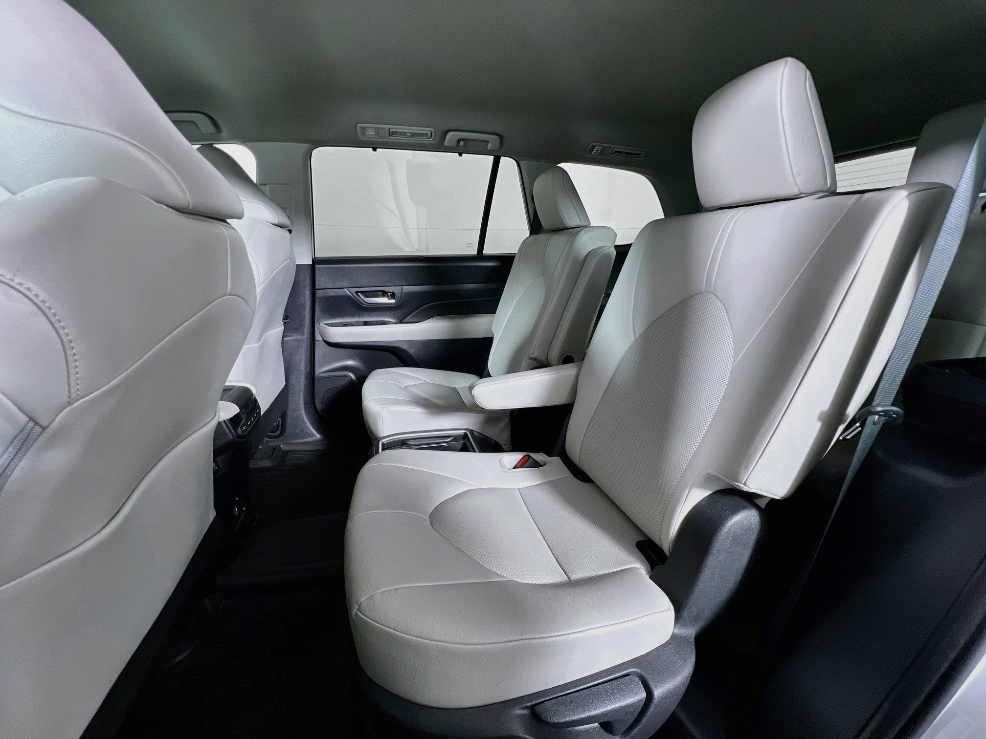 2026 Toyota Grand Highlander Base