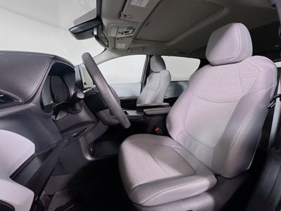 2025 Toyota Sienna LE