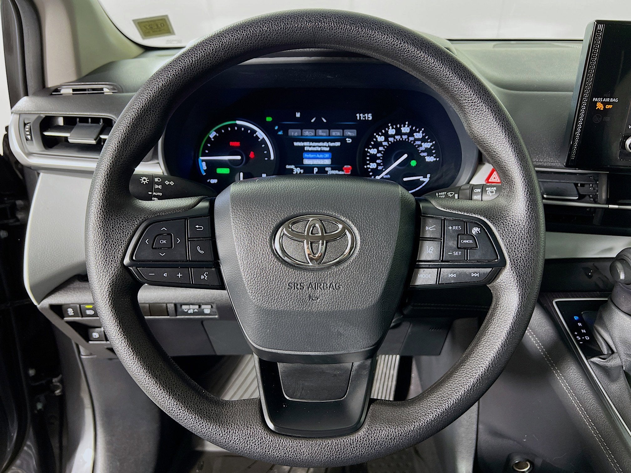 2025 Toyota Sienna LE