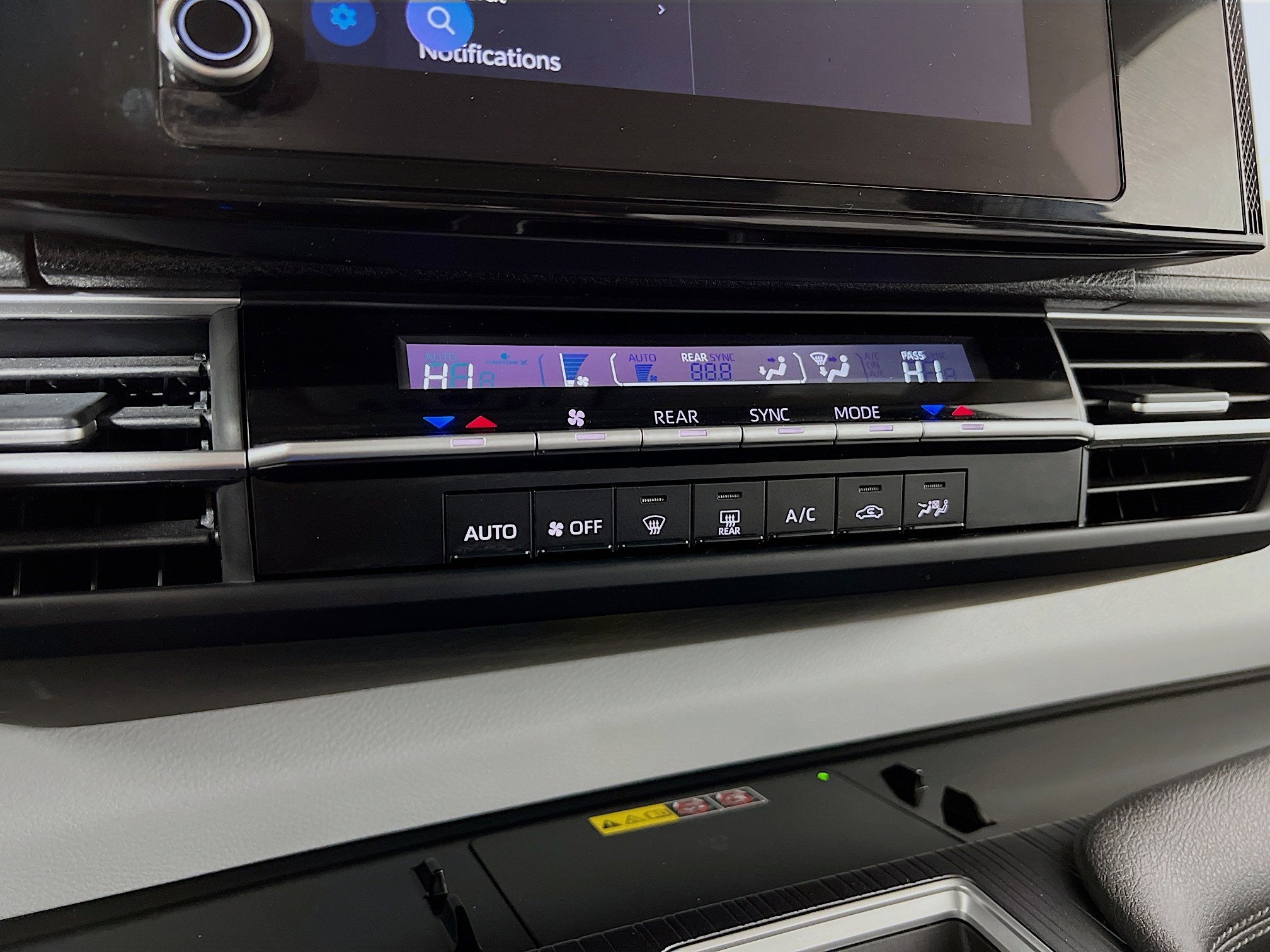 2025 Toyota Sienna LE