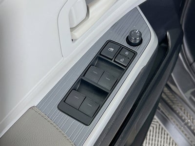2025 Toyota Sienna LE