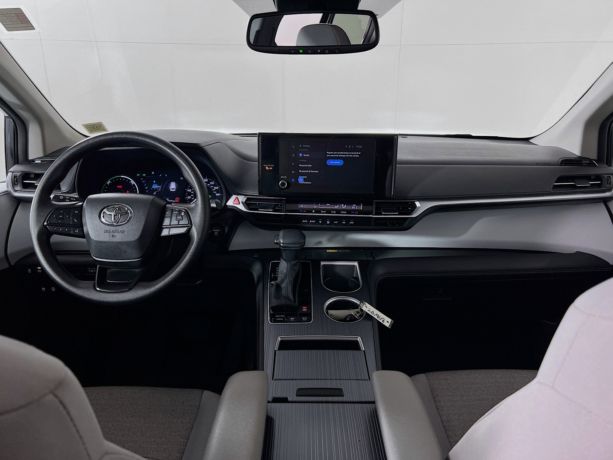 2025 Toyota Sienna LE