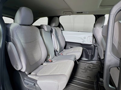 2025 Toyota Sienna LE