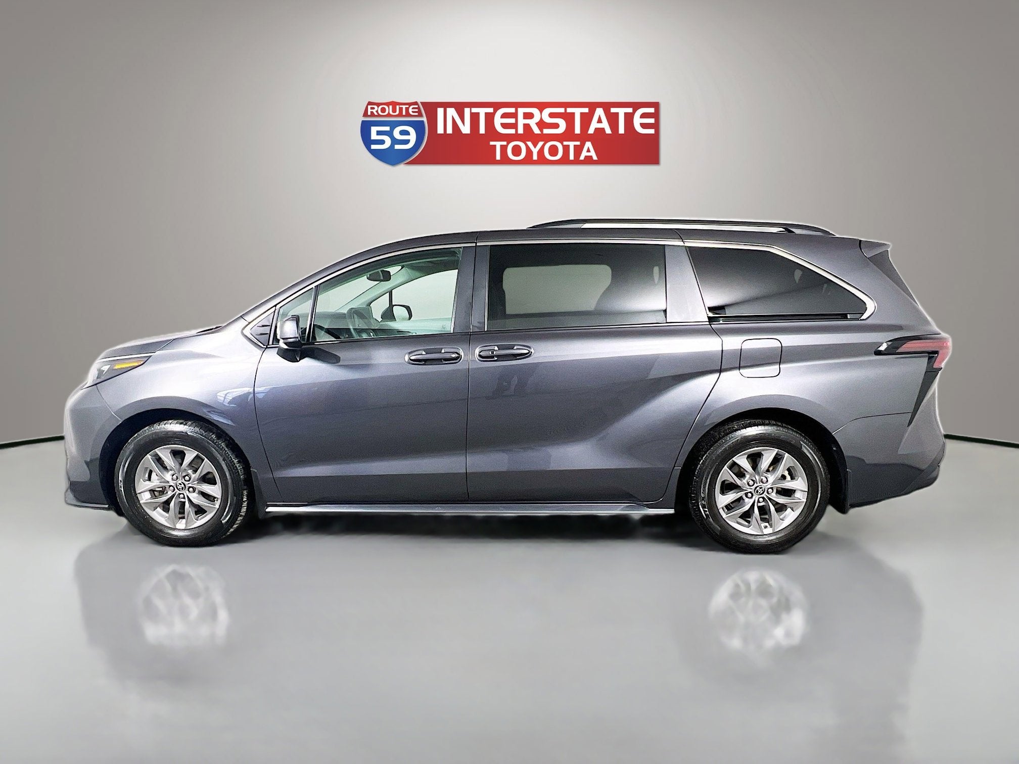 2025 Toyota Sienna LE