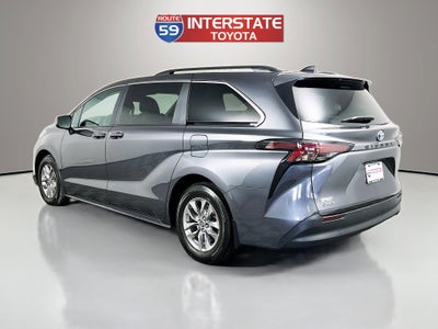 2025 Toyota Sienna LE