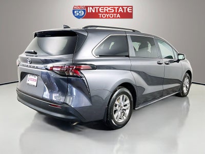 2025 Toyota Sienna LE