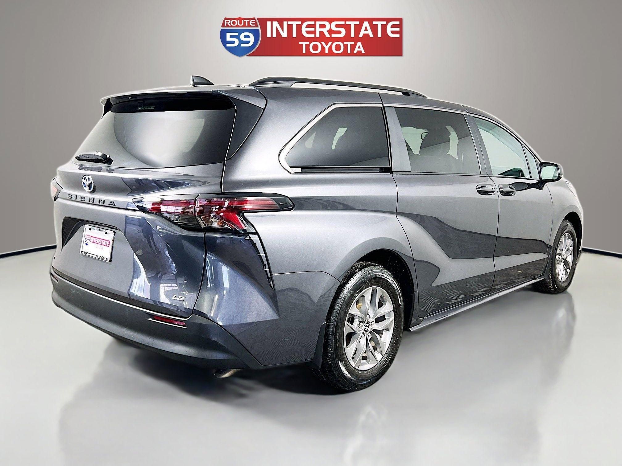 2025 Toyota Sienna LE