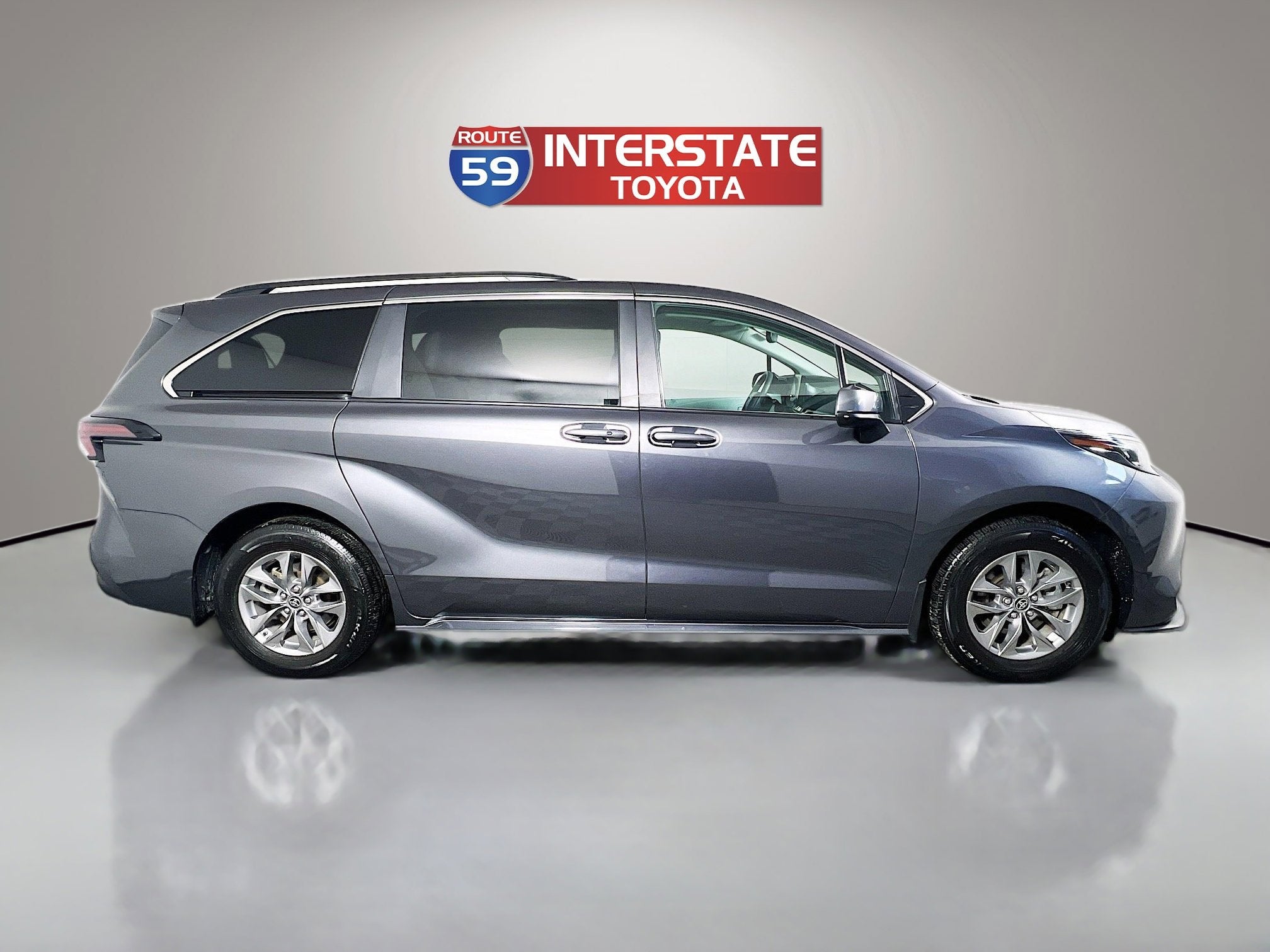 2025 Toyota Sienna LE