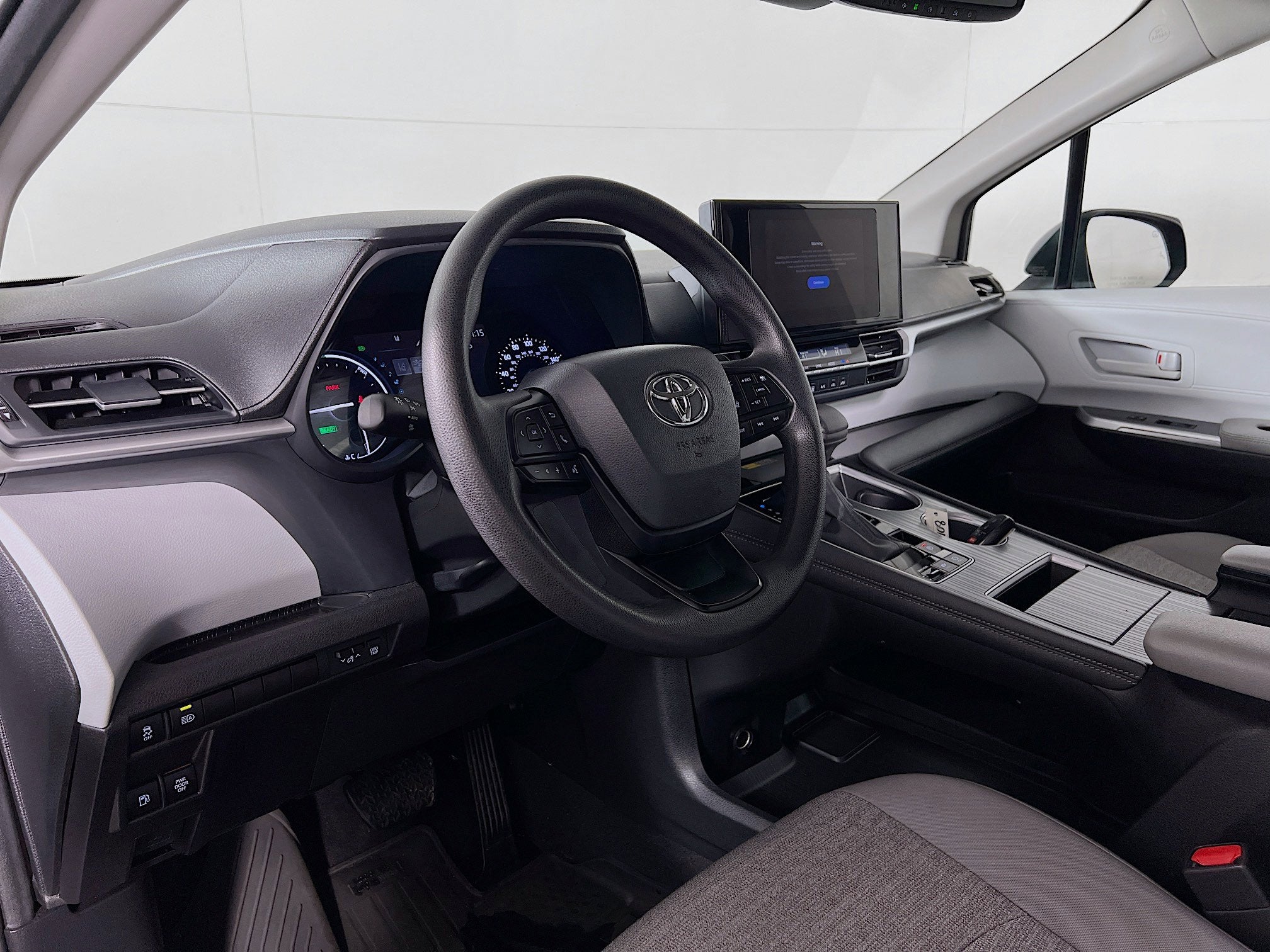 2025 Toyota Sienna LE