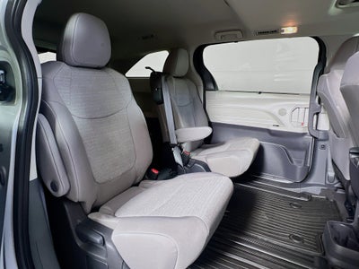 2024 Toyota Sienna LE
