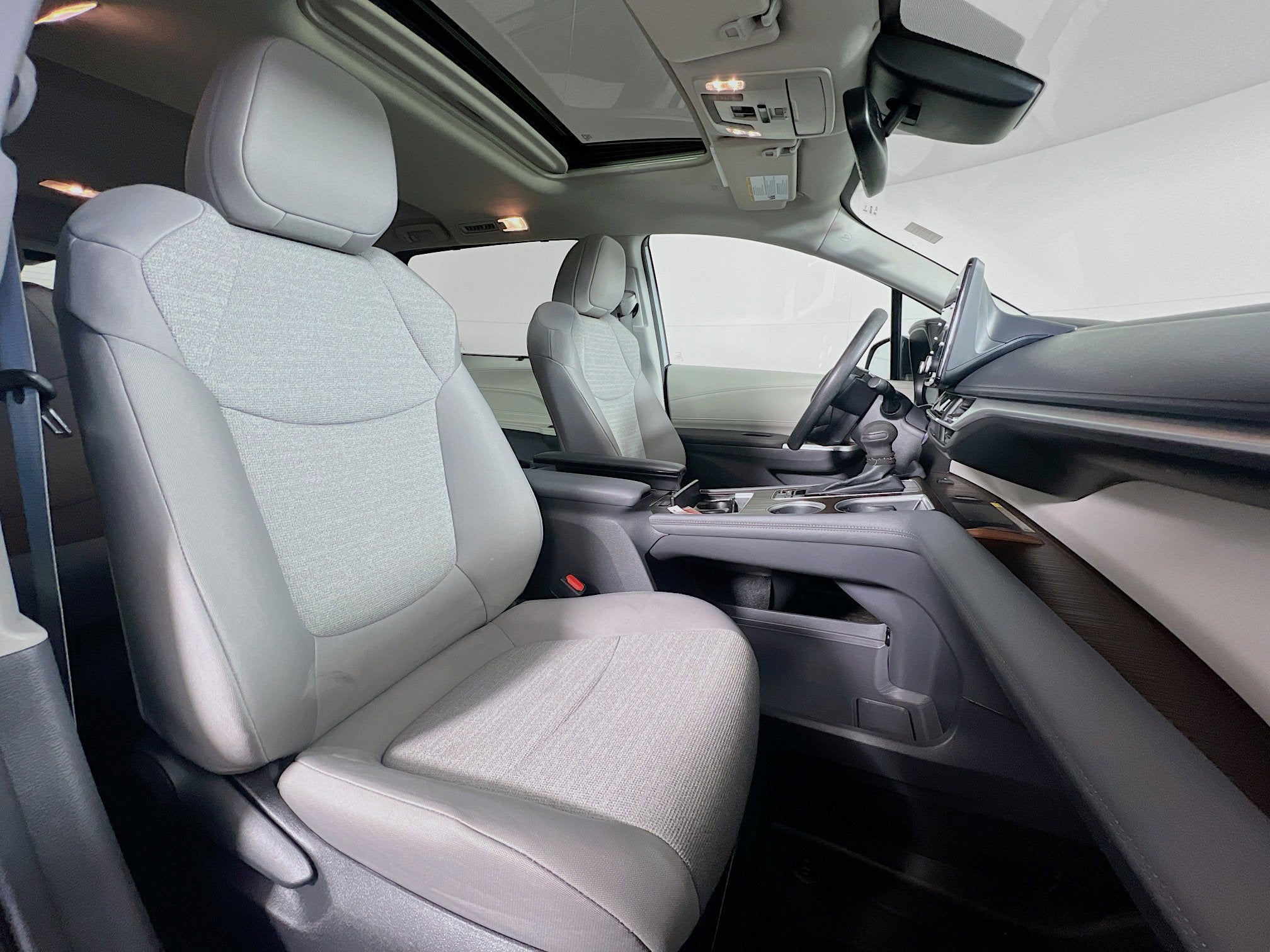 2024 Toyota Sienna LE
