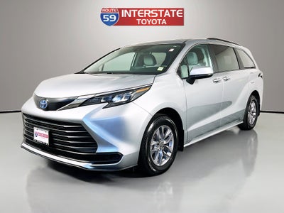 2024 Toyota Sienna LE