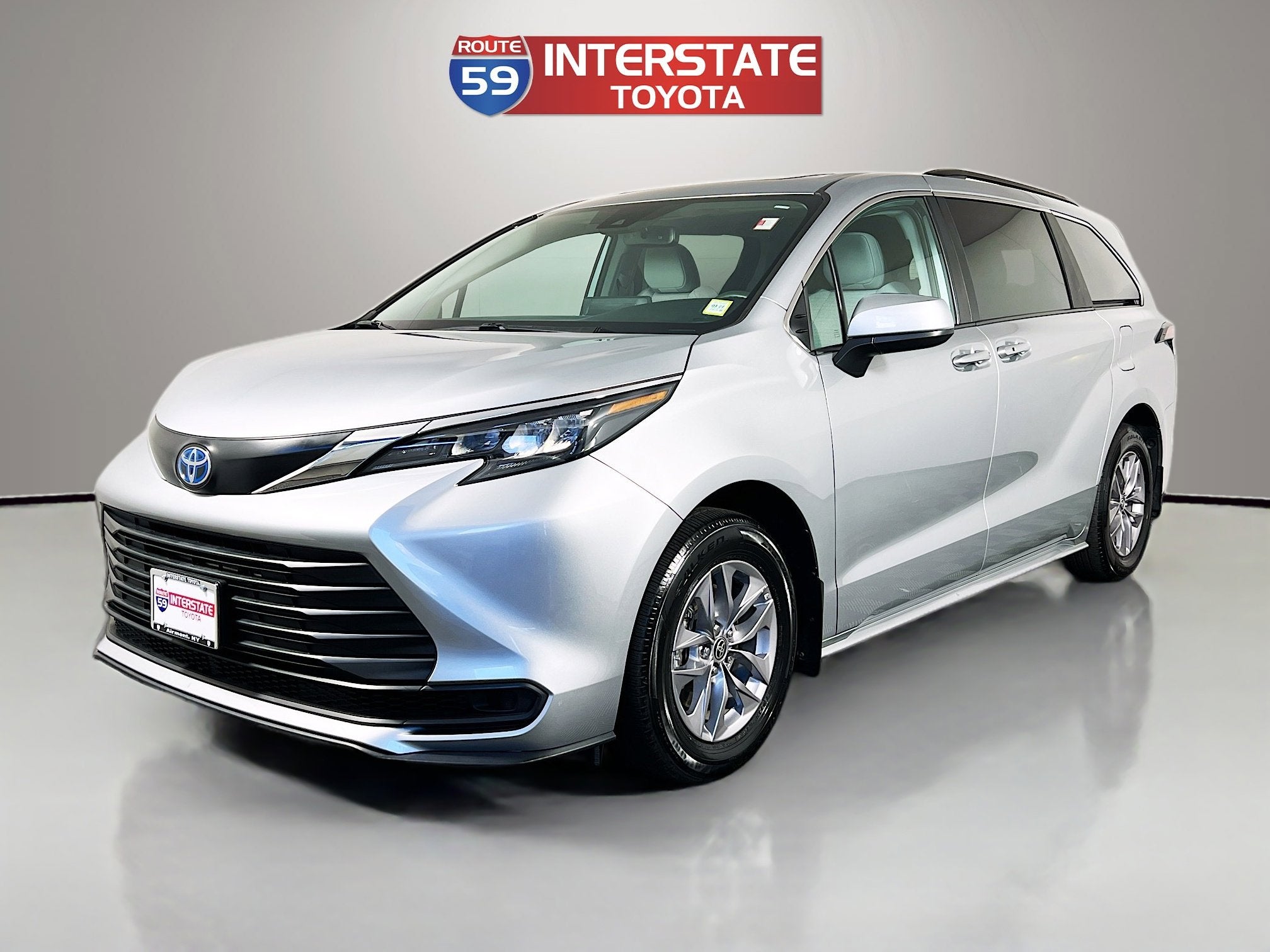 2024 Toyota Sienna LE