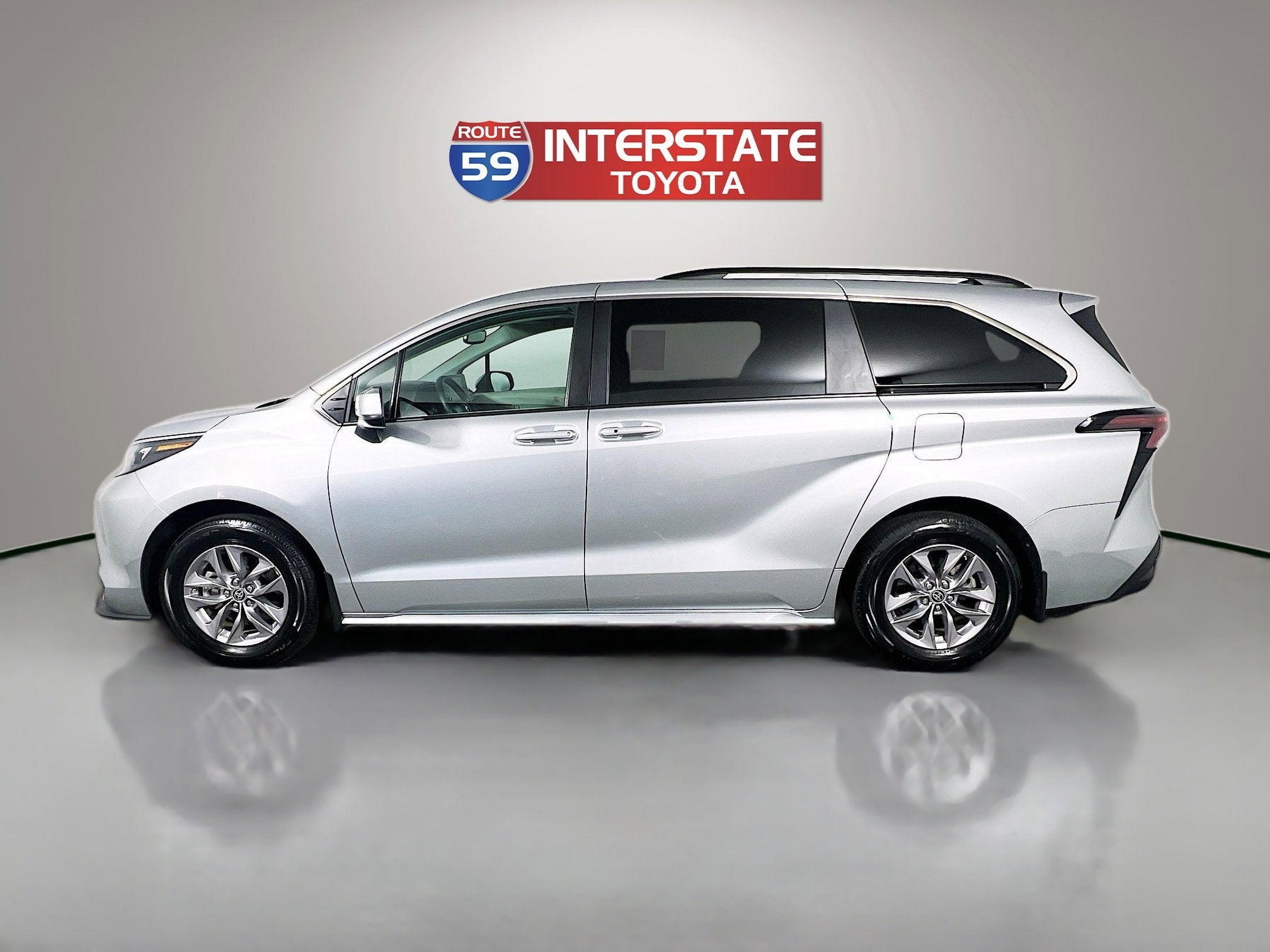 2024 Toyota Sienna LE