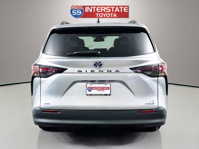 2024 Toyota Sienna LE