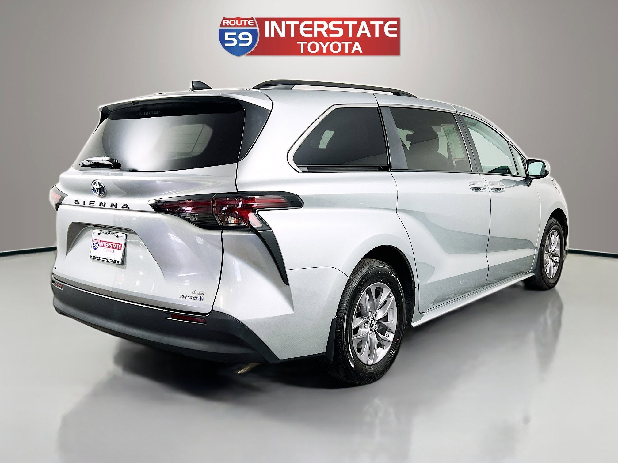 2024 Toyota Sienna LE