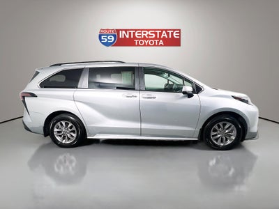 2024 Toyota Sienna LE