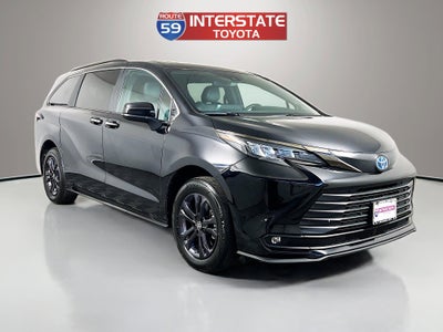 2024 Toyota Sienna Woodland Edition