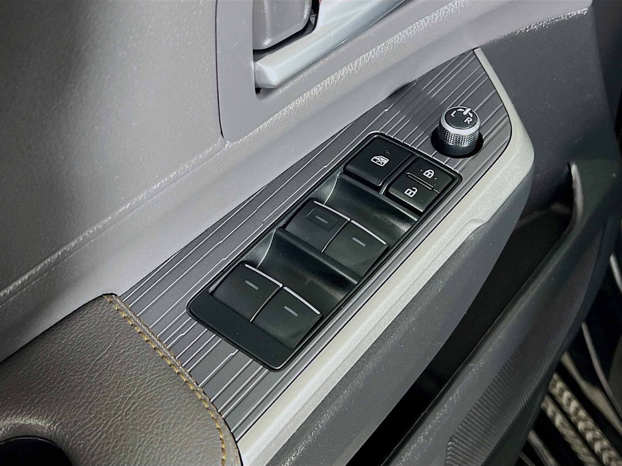 2024 Toyota Sienna Woodland Edition