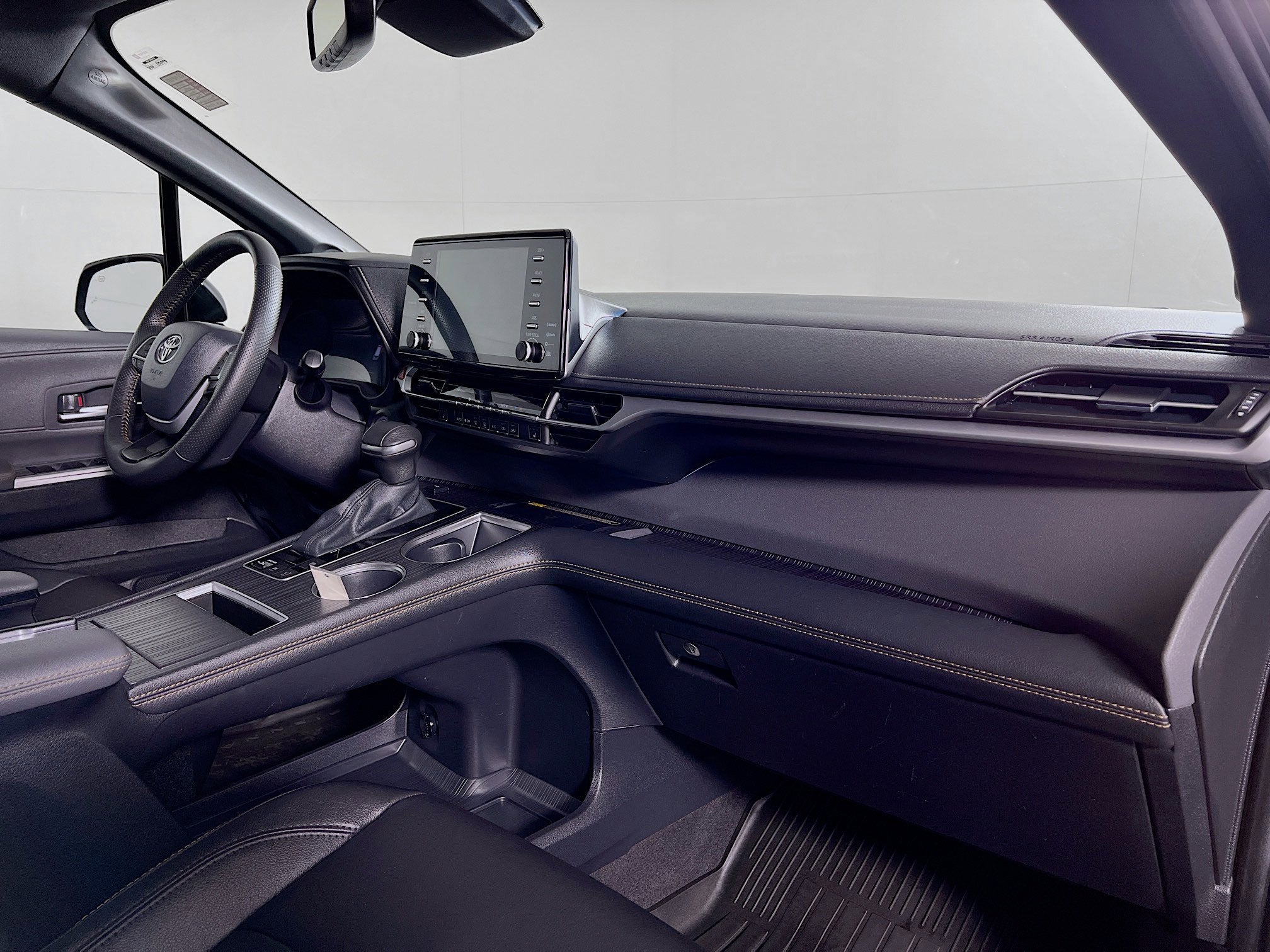 2024 Toyota Sienna Woodland Edition