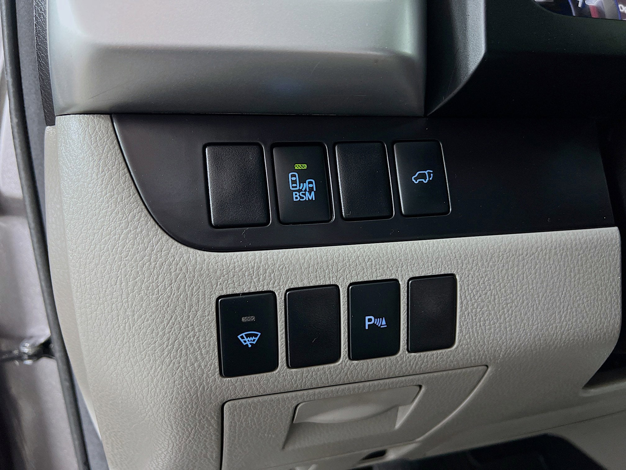 2016 Toyota Highlander Base