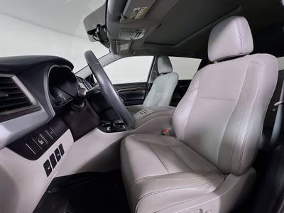 2016 Toyota Highlander Base