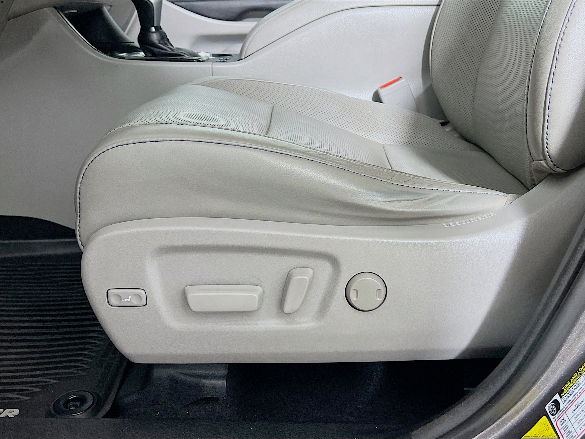 2016 Toyota Highlander Base