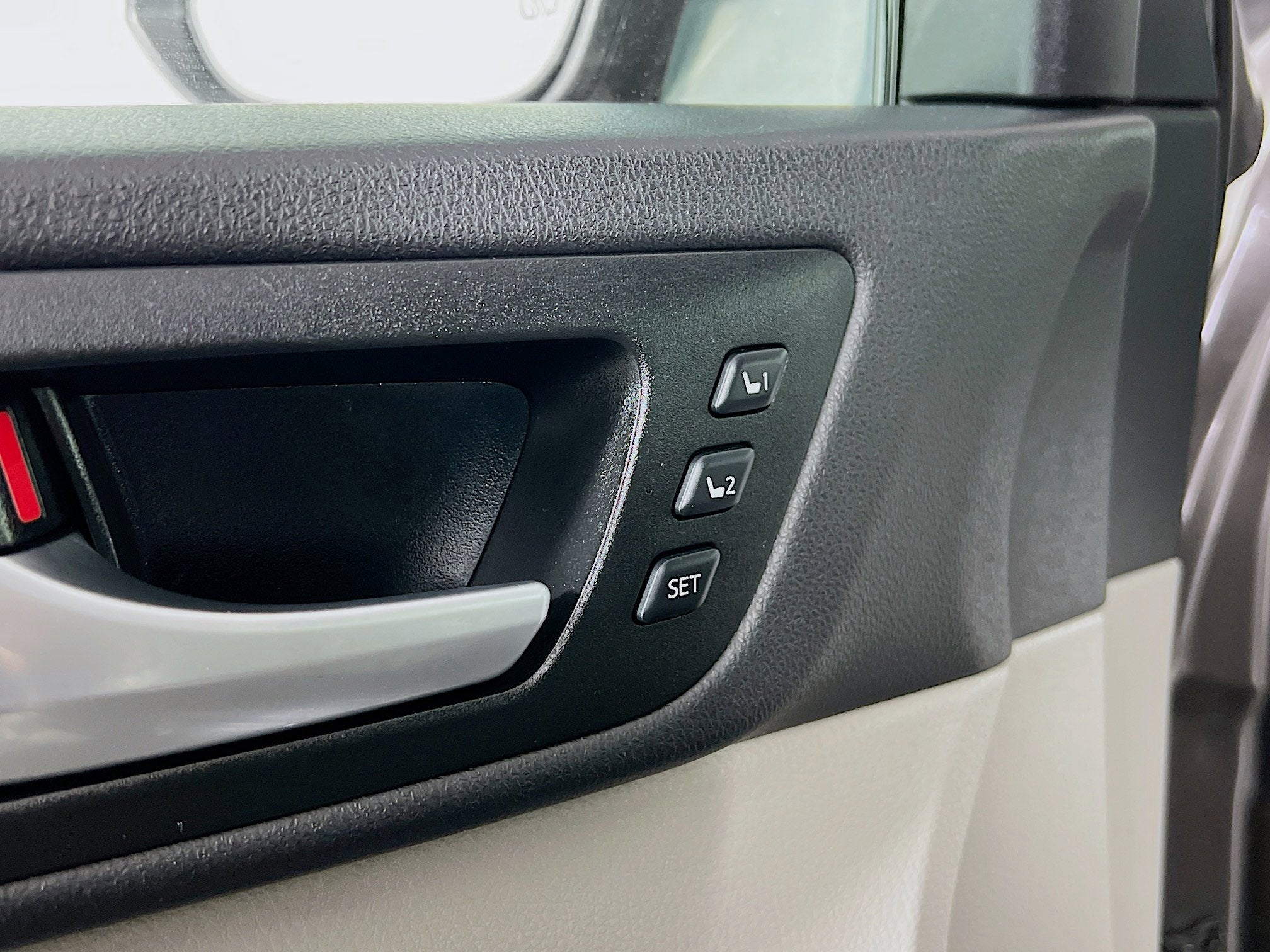 2016 Toyota Highlander Base