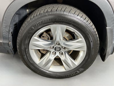 2016 Toyota Highlander Base