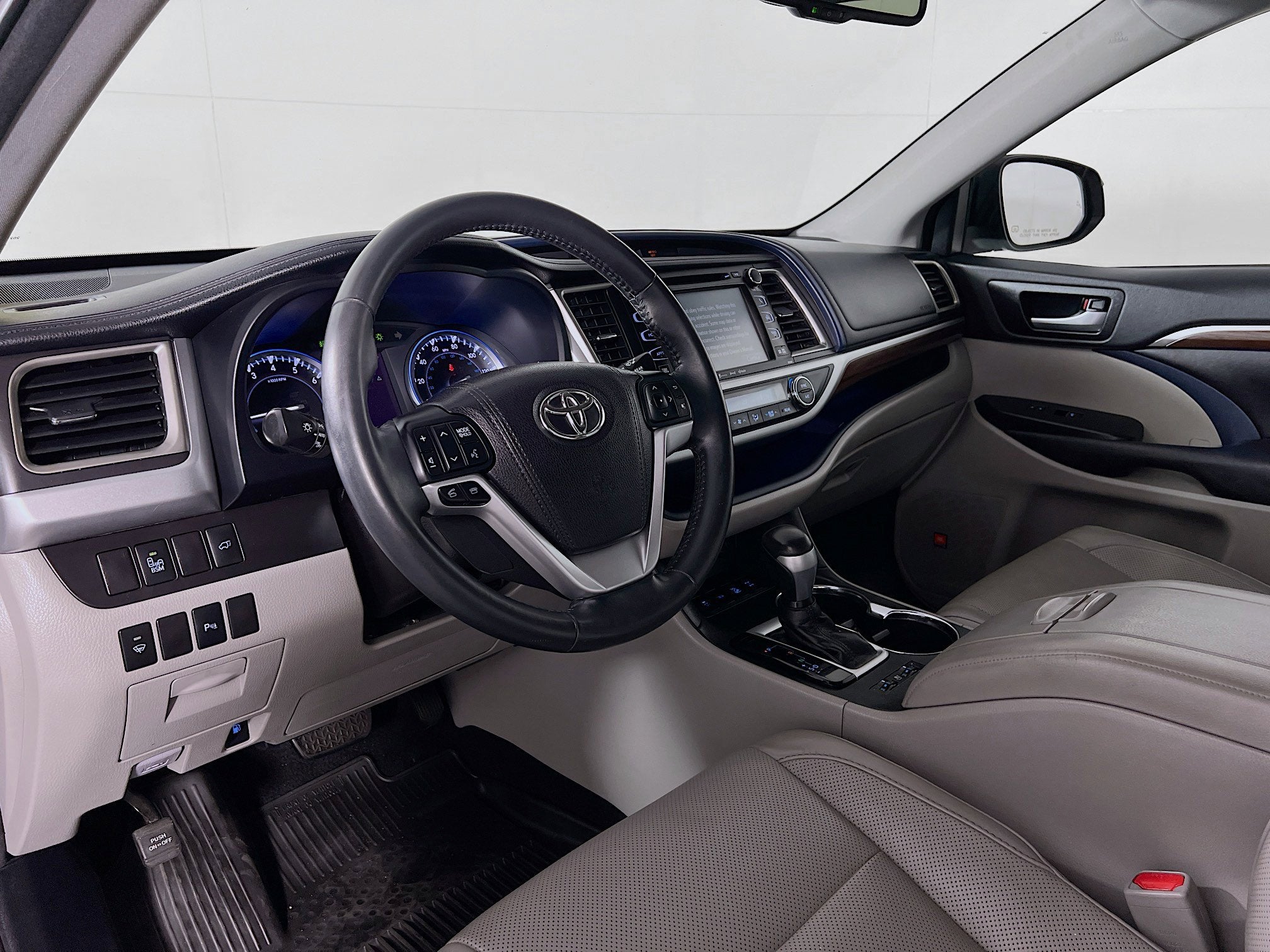 2016 Toyota Highlander Base