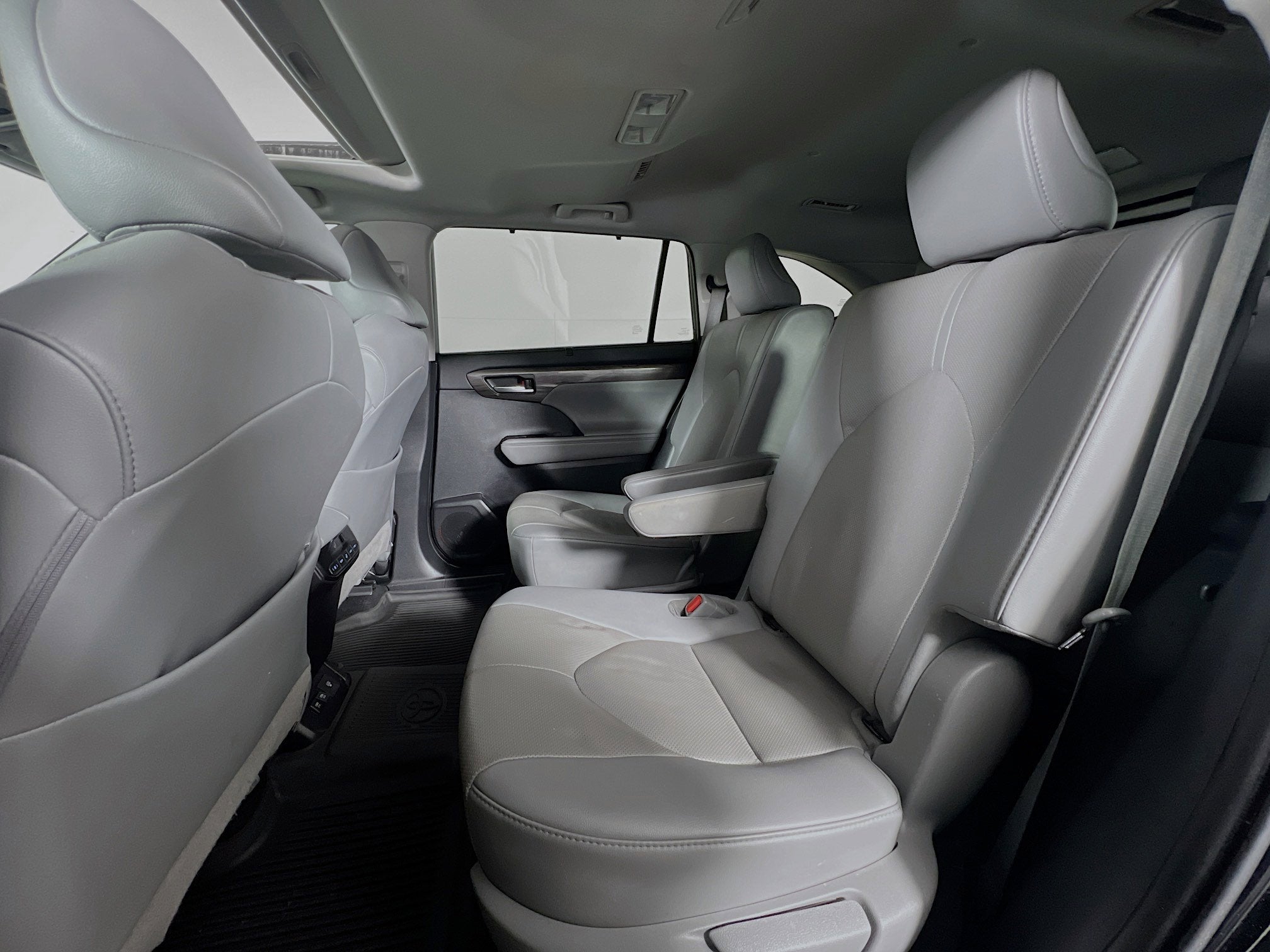 2021 Toyota Highlander Base