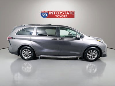 2021 Toyota Sienna XLE