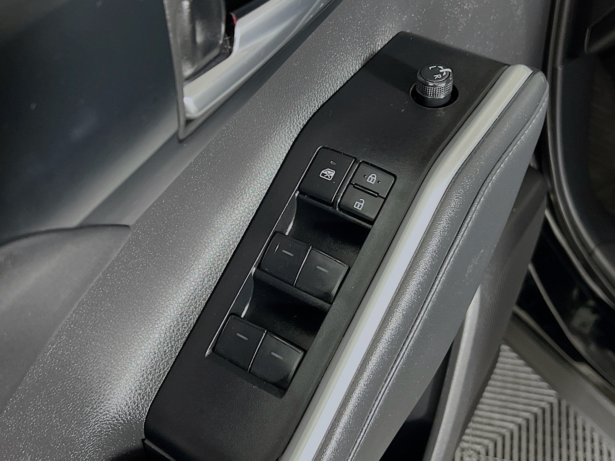 2025 Toyota Highlander Base