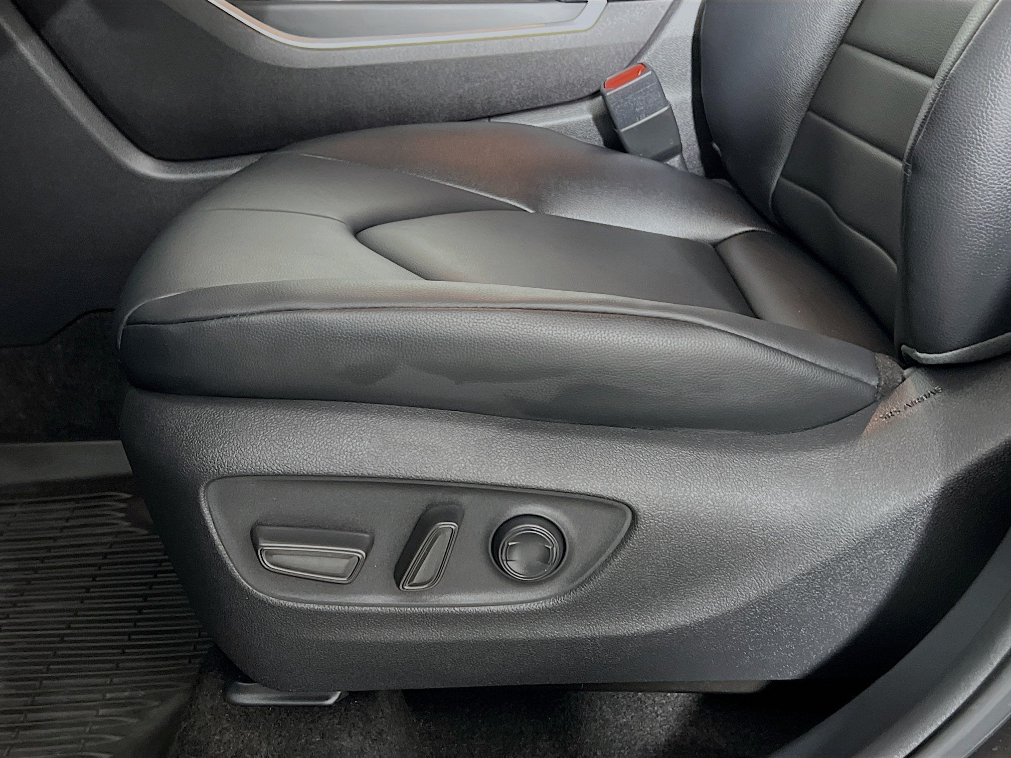 2025 Toyota Highlander Base