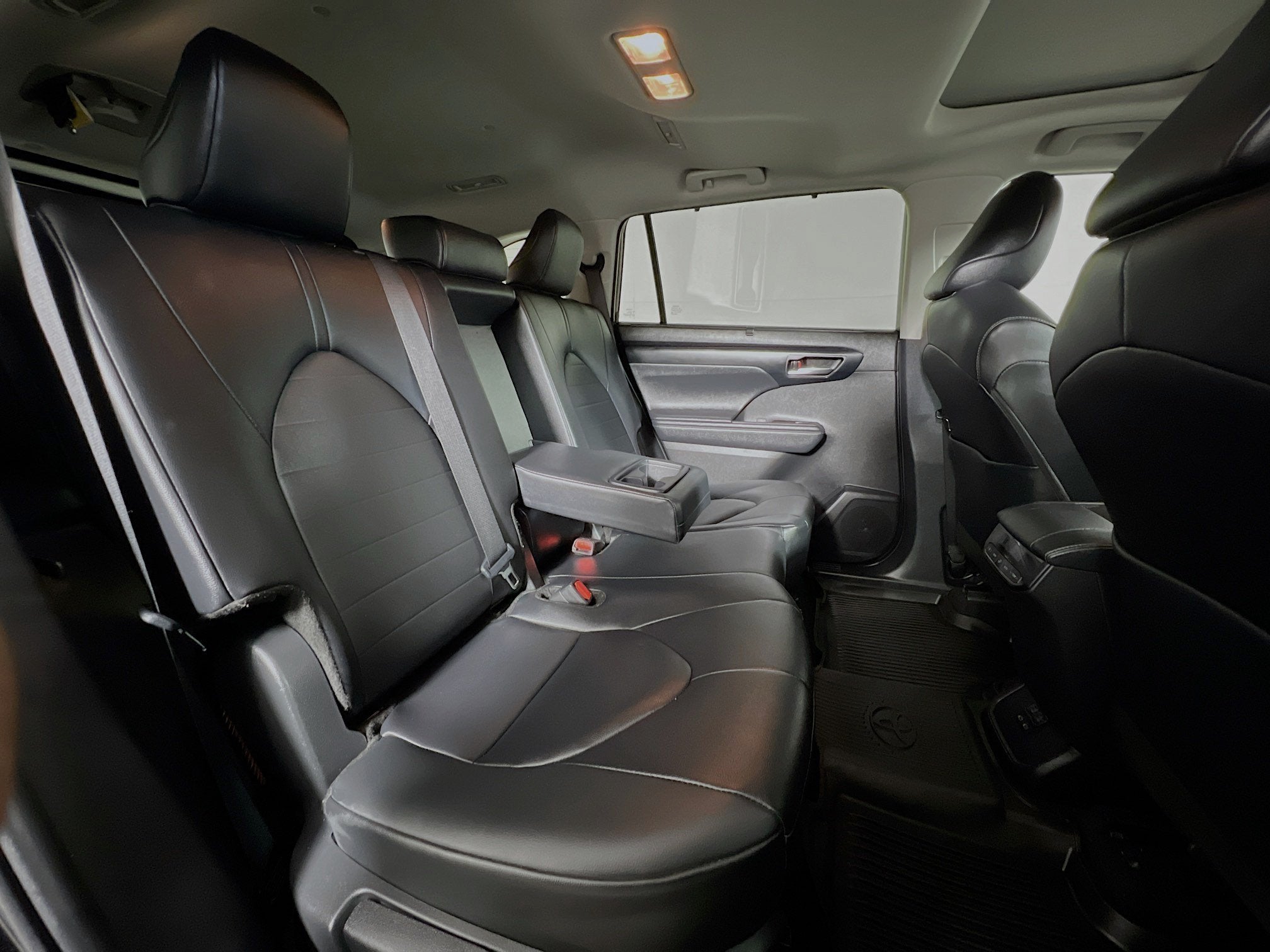 2025 Toyota Highlander Base
