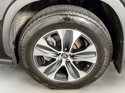 2025 Toyota Highlander Base