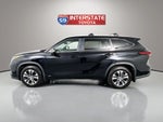 2025 Toyota Highlander Base