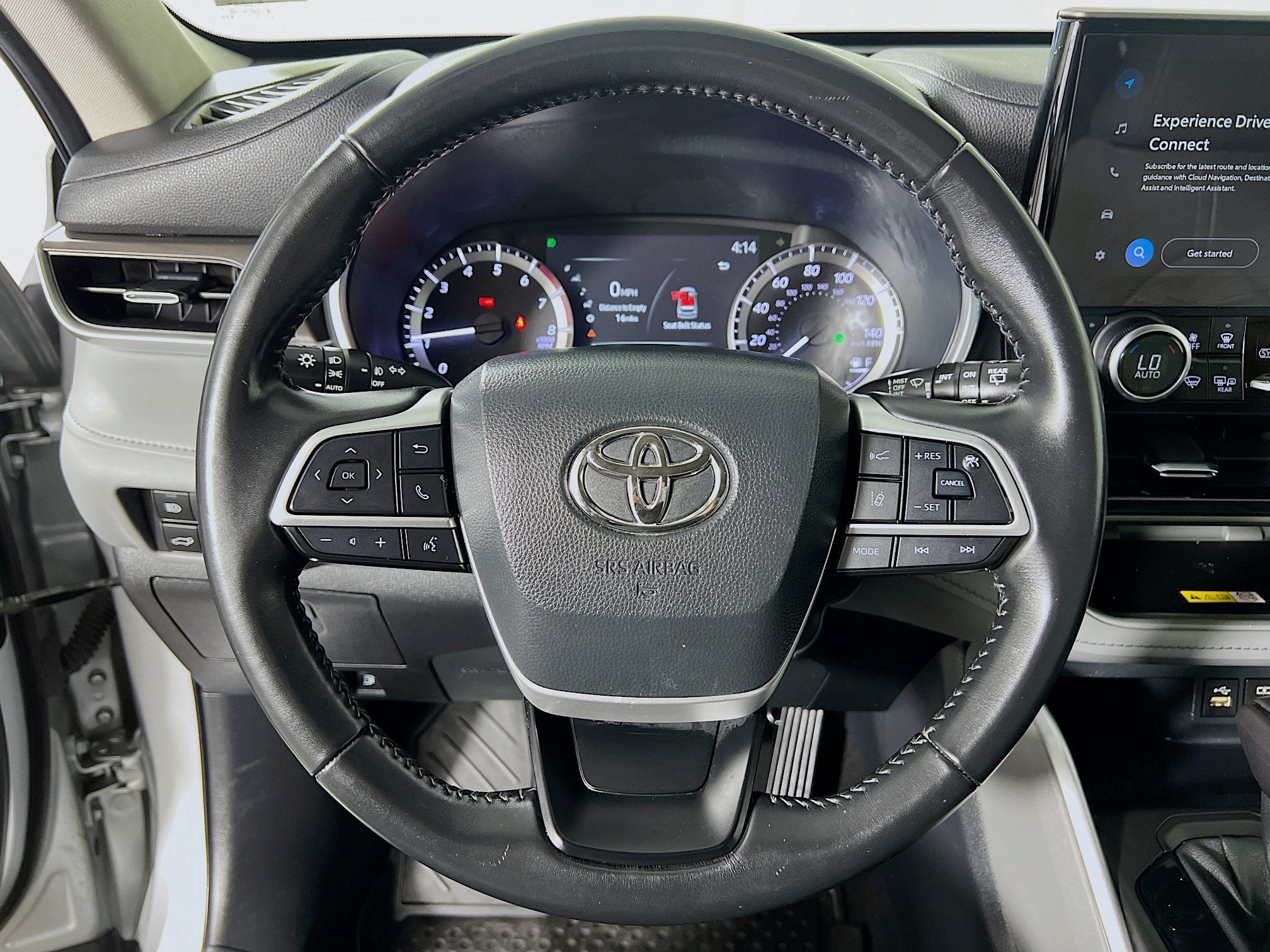 2023 Toyota Highlander Base