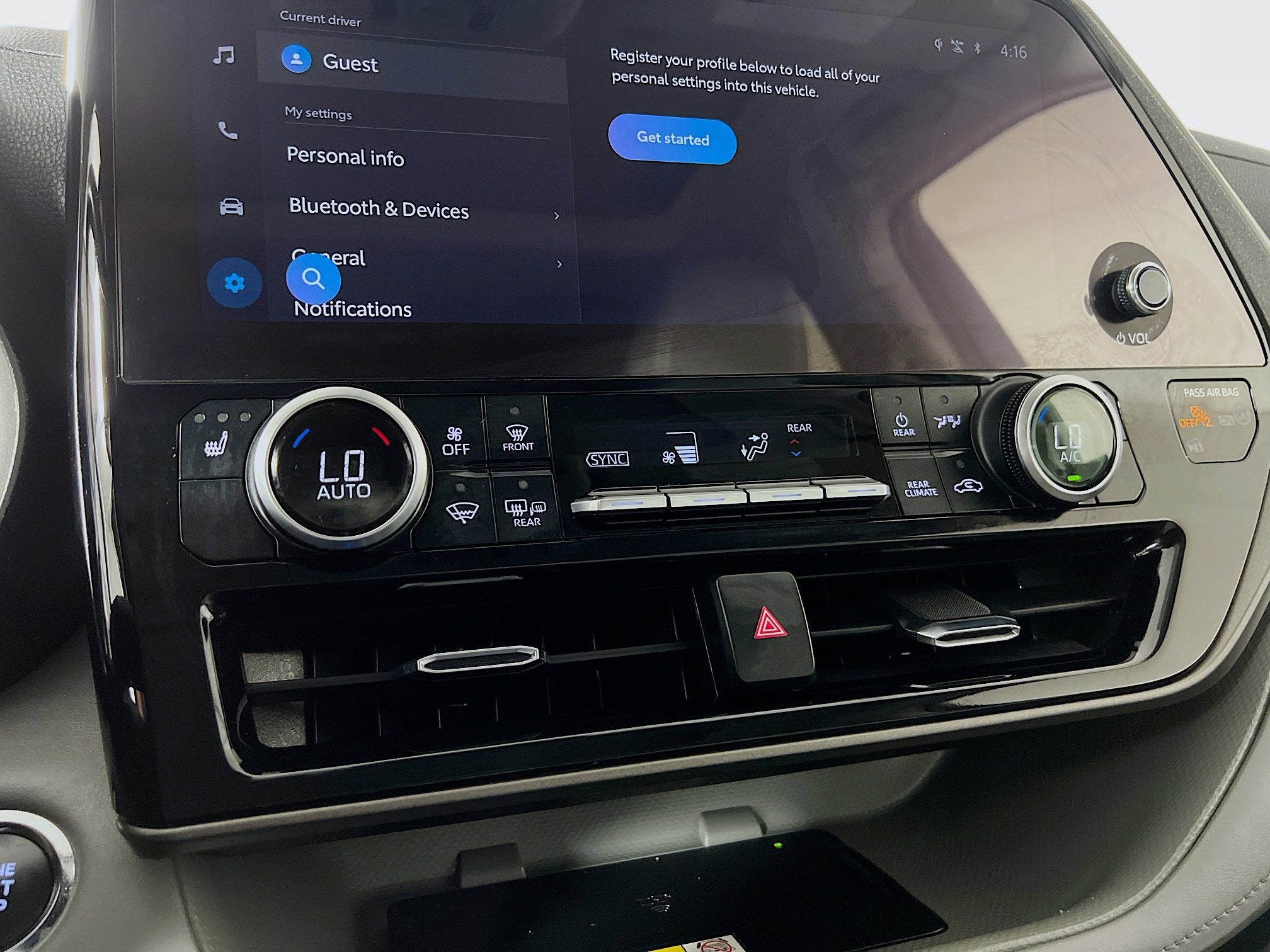 2023 Toyota Highlander Base