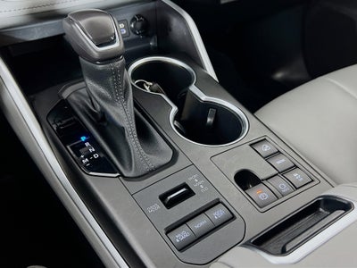 2023 Toyota Highlander Base