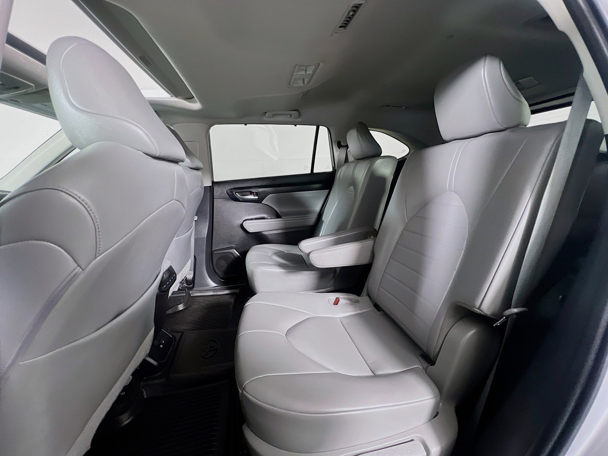 2023 Toyota Highlander Base