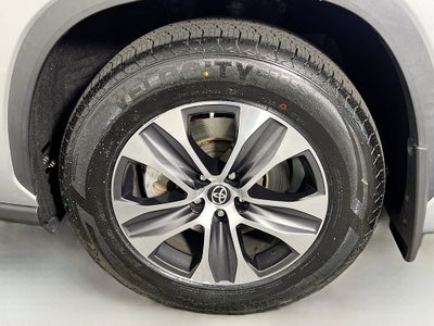 2023 Toyota Highlander Base