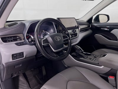 2023 Toyota Highlander Base